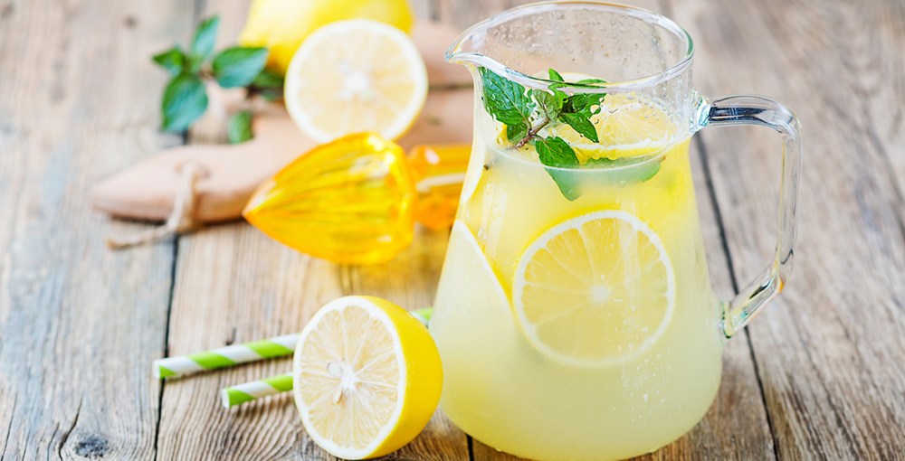 Lemonade cleanse: Lemon, cayenne pepper & honey