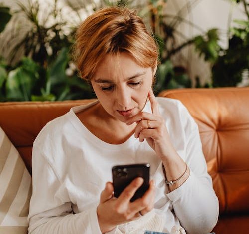 Smartphone Risks to Skin You Take and How to Offset Them