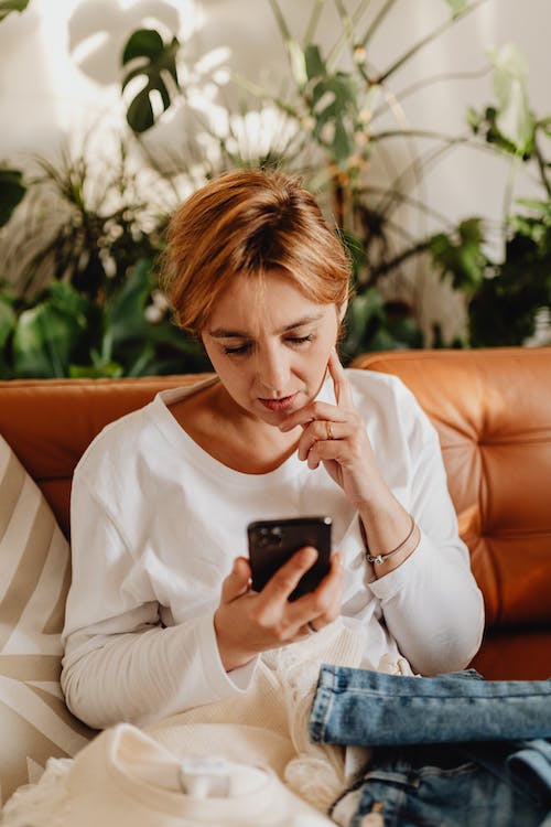 Smartphone Risks to Skin You Take and How to Offset Them