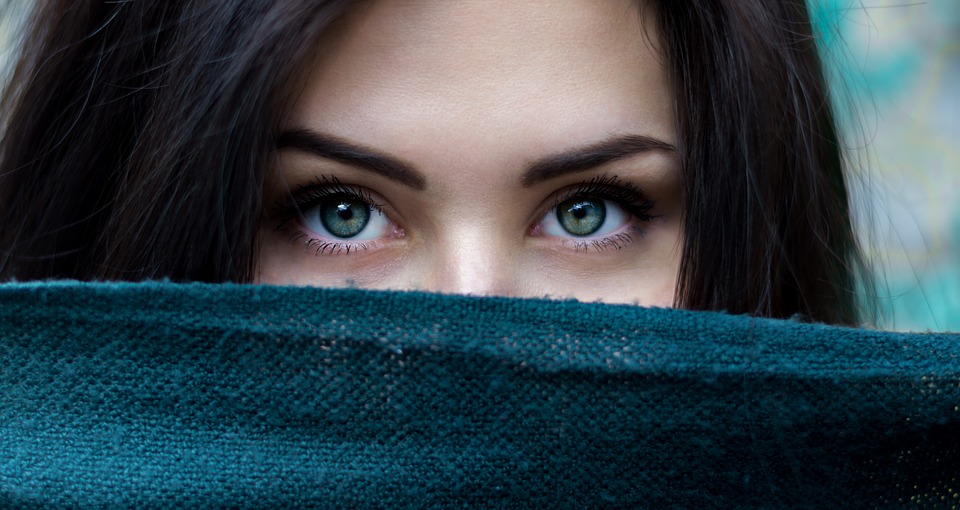 Creating Bold Brows Without Going Overboard