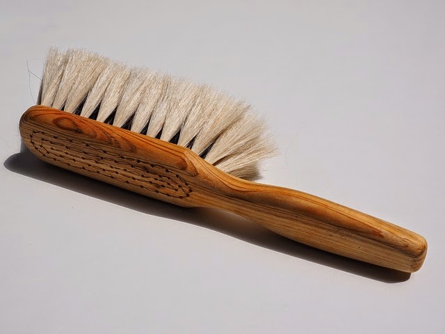 How to Clean Your Hair Brush and Comb!