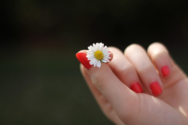 How to Keep Your Hands From Visible Signs of Aging