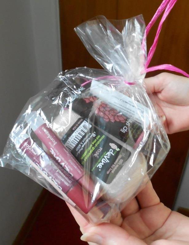 Look deVine Wine Inspired Beauty Review +Giveaway–Ends May 30, 2017