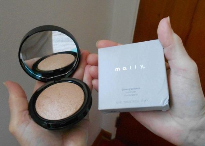 Mally Beauty Glowing Goddess Luminizer and Stippling Brush for Enviable Skin