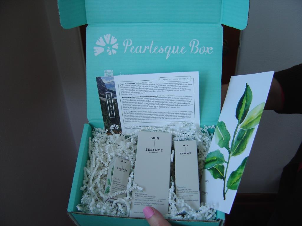 Review:  Pearlesque Box March 2016–My Newest Organic Skin Box Obsession!