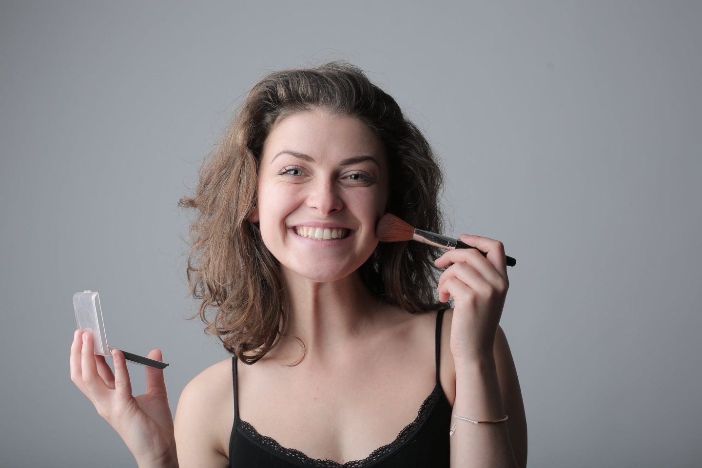 Bronzing Tricks for Aging Skin to Get Glowing