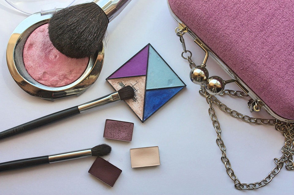 Rethinking Makeup for Aging Gracefully