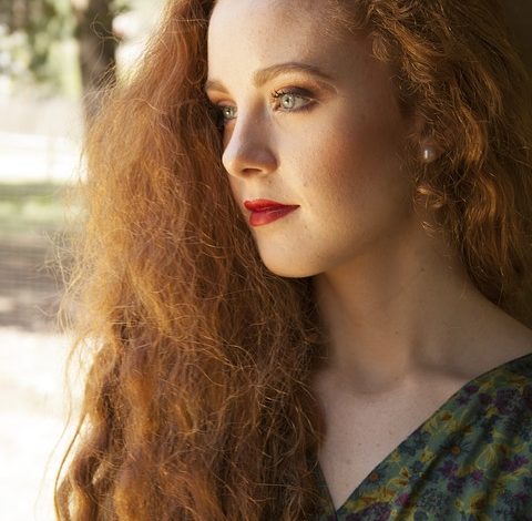 Here’s How to Tame Frizzy Hair