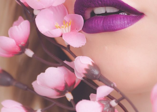 A Clever Beauty Tip to Make Lipstick Last Longer!