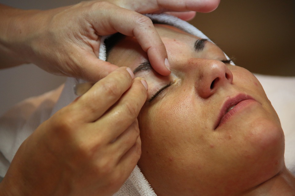 How to Create the Most Flattering Eyebrows for YOU!