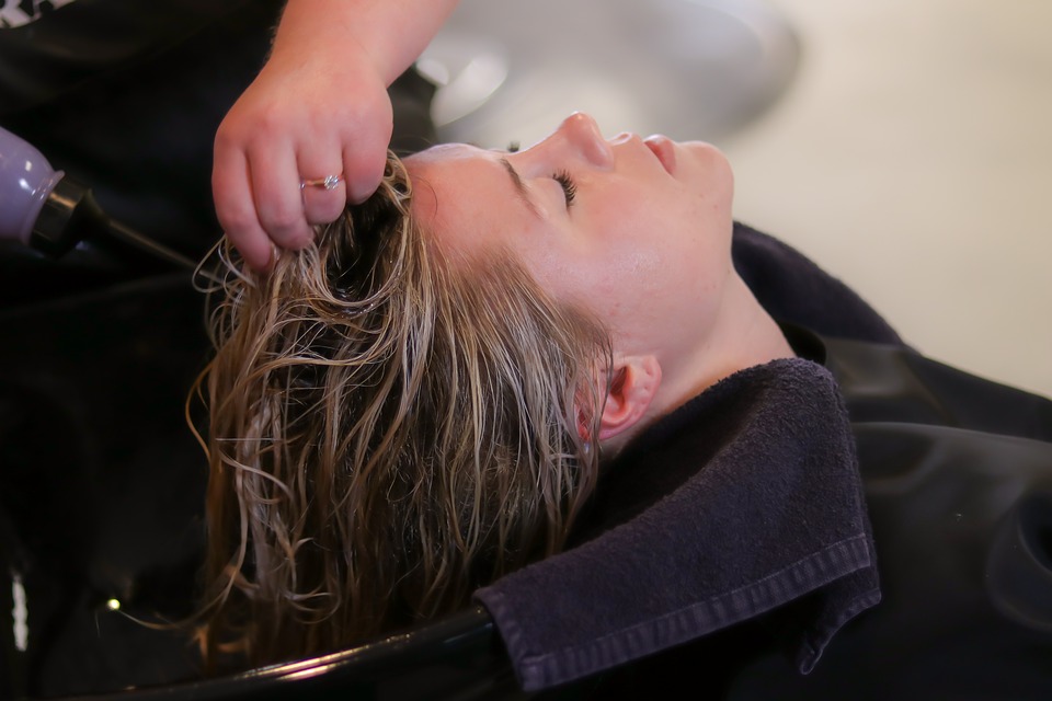 The Amazing Difference Reshma Beauty Henna Offers Over Traditional Hair Color